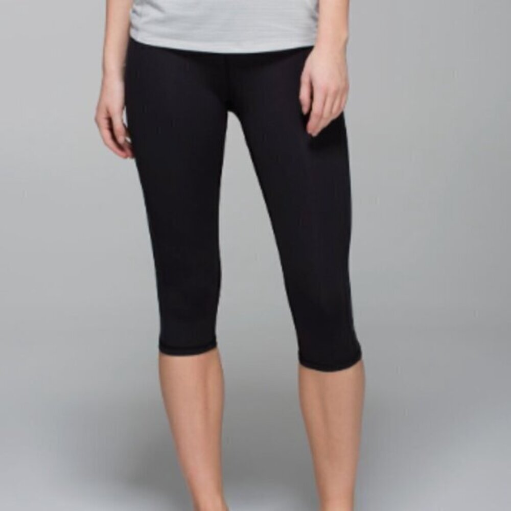Lululemon Clip In Crop Black Leggings Size 4